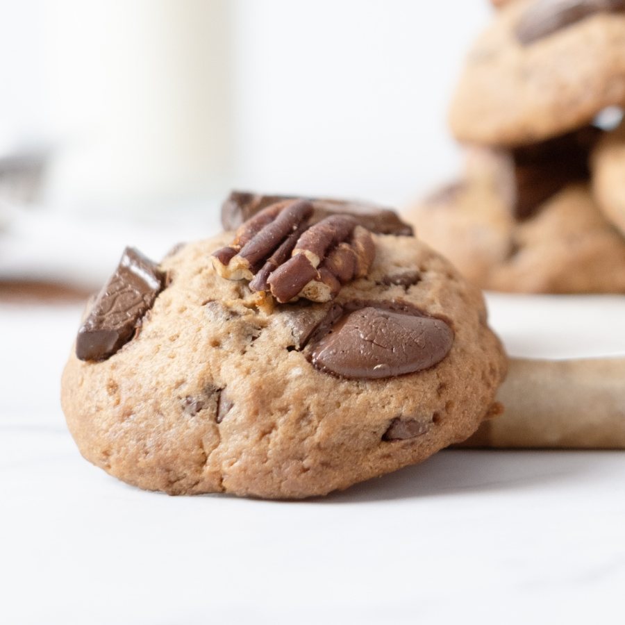 Rye chocolate cookie